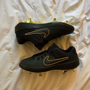 Women’s Softball Cleats Sz 10